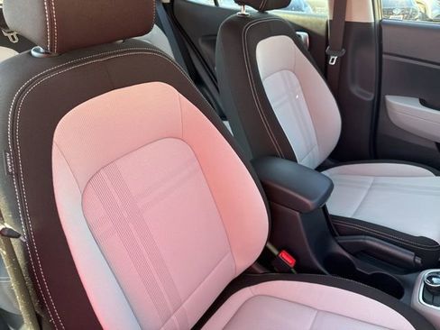 Certified 2023 Hyundai Venue SEL image 26