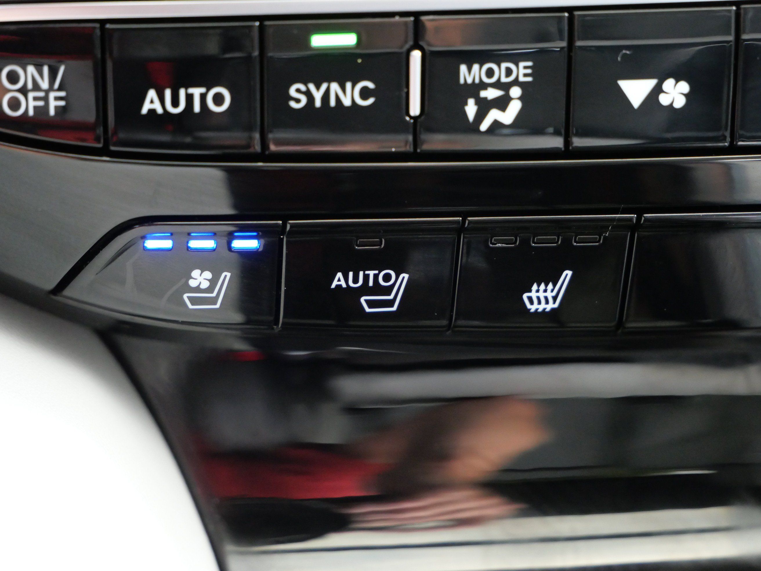 Used 2023 Acura MDX w/ Advance Package AWD/4WD image 30