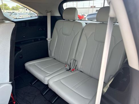 Used 2021 Kia Sorento S FWD image 16