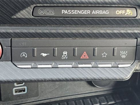 Used 2024 Ford Mustang Premium image 9