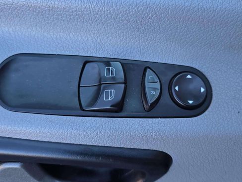 Used 2014 Freightliner Sprinter 3500 image 42