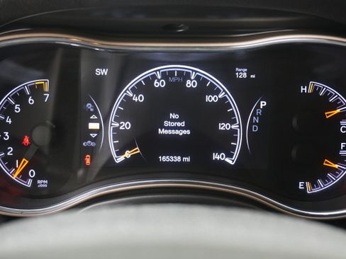 Used 2017 Jeep Grand Cherokee Overland RWD image 17