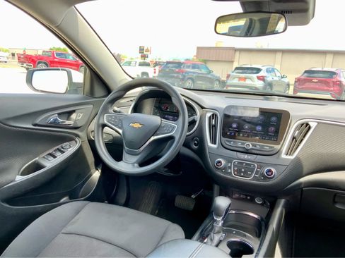 Used 2023 Chevrolet Malibu LT FWD image 35