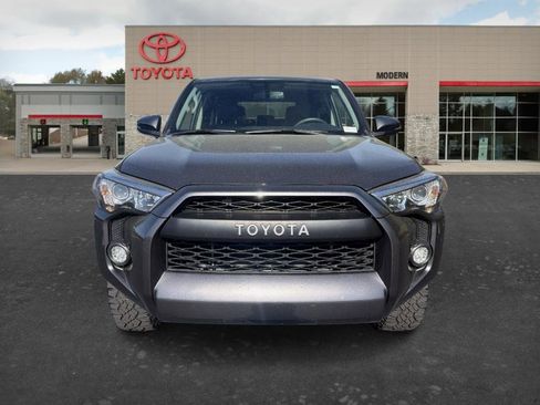 Used 2018 Toyota 4Runner SR5 Premium AWD/4WD image 2