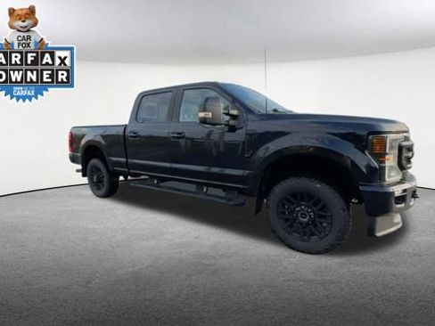 Certified 2022 Ford F250 Lariat w/ Black Appearance Package AWD/4WD image 2