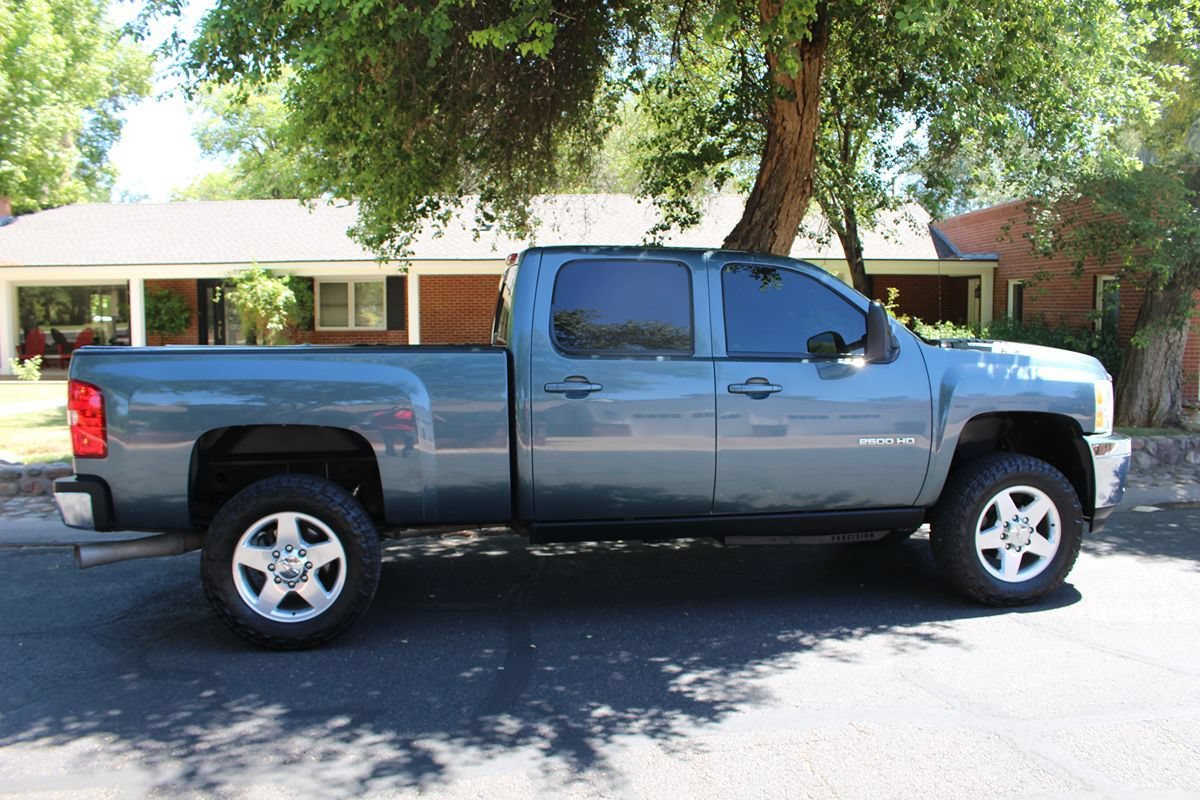 Used 2013 Chevrolet Silverado 2500 LTZ w/ LTZ Plus Package AWD/4WD image 3
