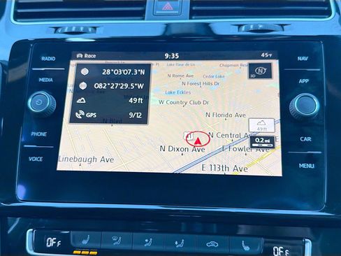 Used 2018 Volkswagen Golf R 4-Door image 30