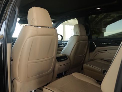 Certified 2022 Cadillac Escalade ESV Premium Luxury image 31