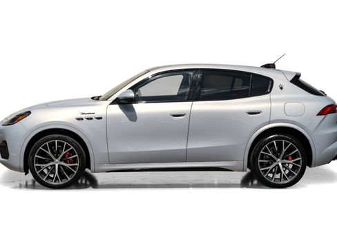 Used 2023 Maserati Grecale Modena image 11