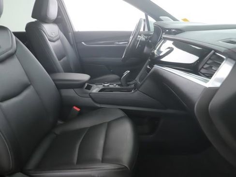 Used 2022 Cadillac XT6 Sport w/ Technology Package image 34
