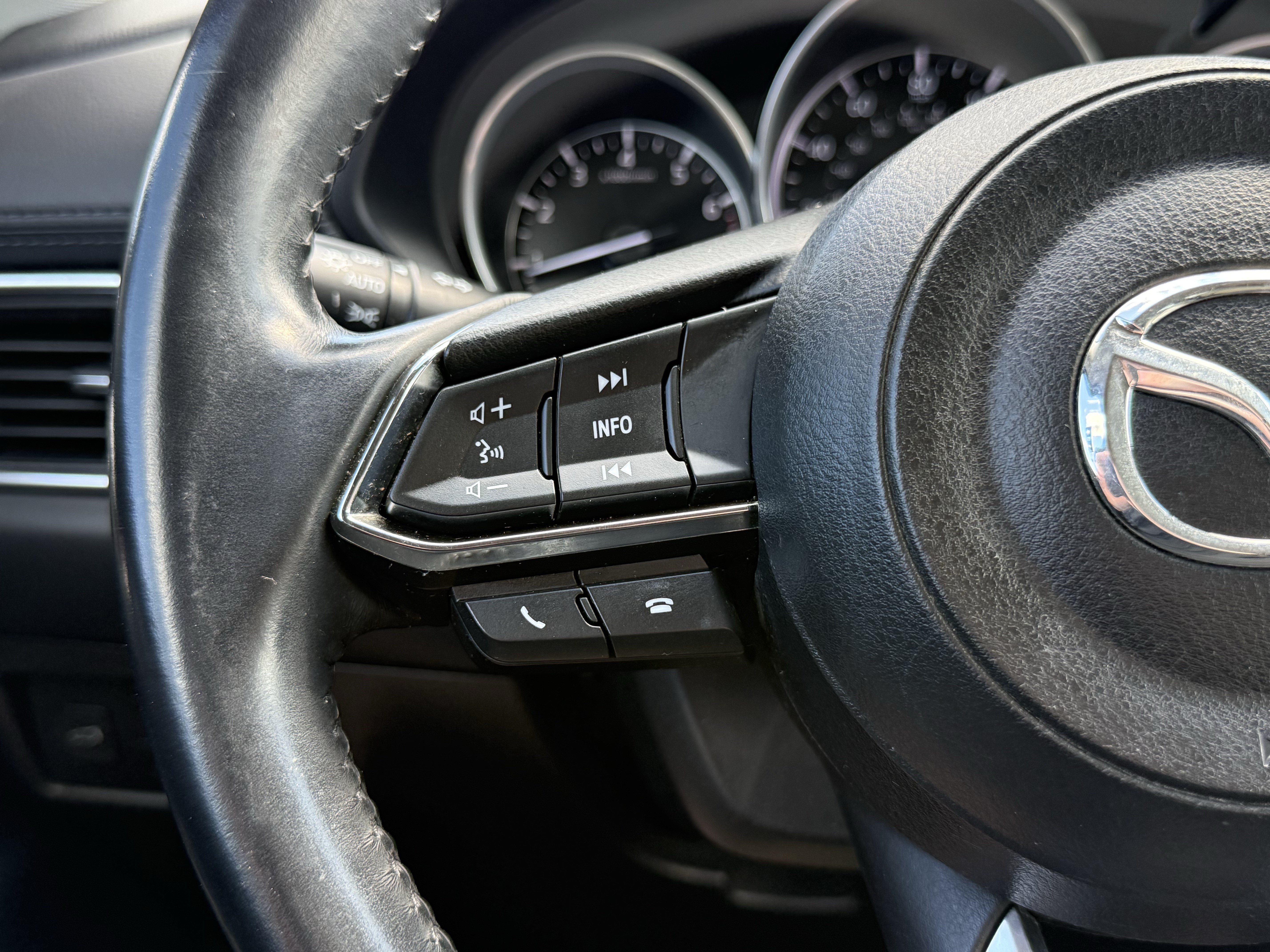 Used 2019 MAZDA CX-5 Touring FWD image 17