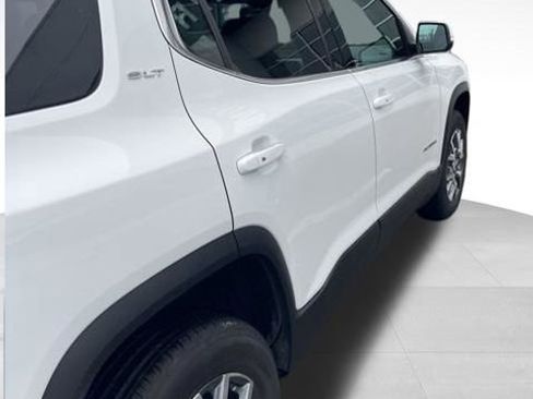 Used 2023 GMC Acadia SLT FWD image 7