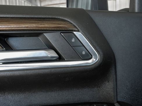 Used 2024 Chevrolet Silverado 3500 LT w/ Convenience Package image 46