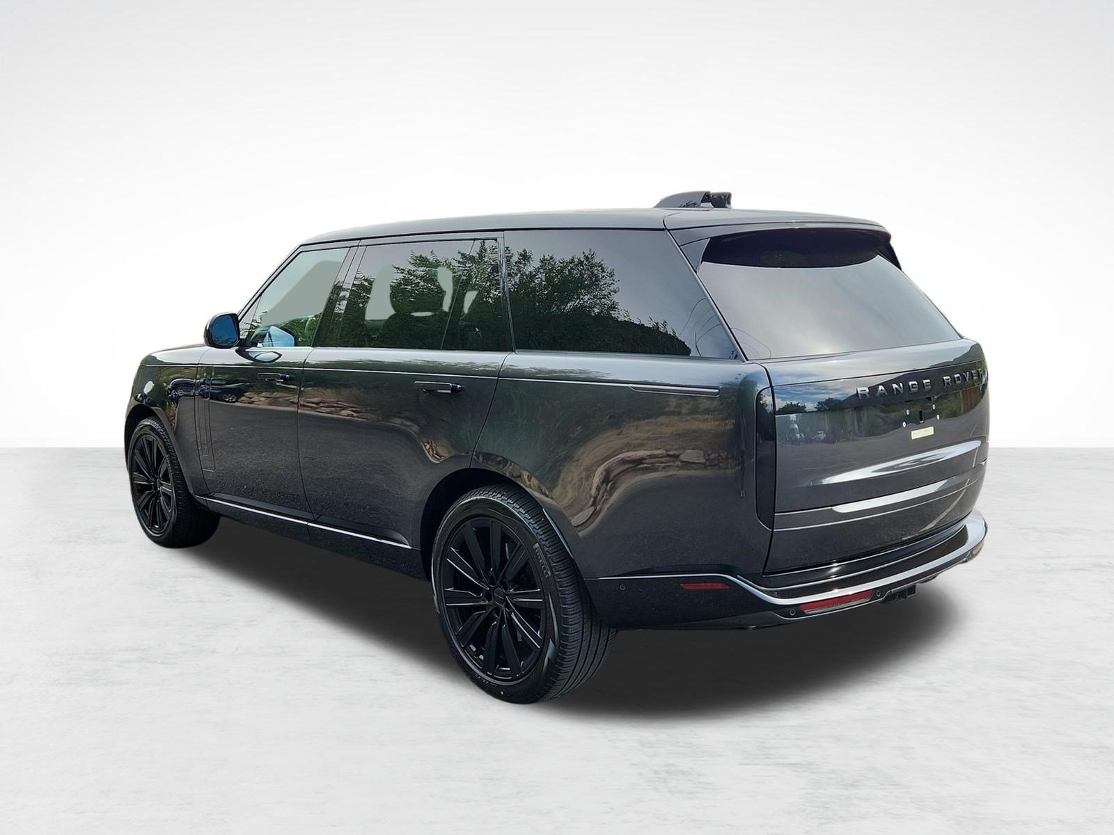 Used 2026 Land Rover Range Rover Long Wheelbase SE AWD/4WD image 3