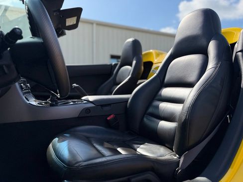 Used 2006 Chevrolet Corvette Convertible w/ Preferred Equipment Group RWD image 23