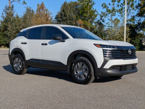 New 2026 Nissan Kicks S image 2