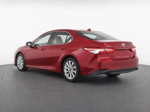 Used 2018 Toyota Camry LE FWD image 3