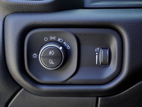 New 2026 RAM 2500 Big Horn AWD/4WD image 12