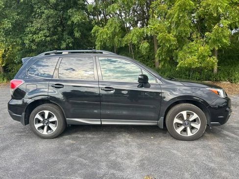 Used 2018 Subaru Forester 2.5i Limited AWD/4WD image 2