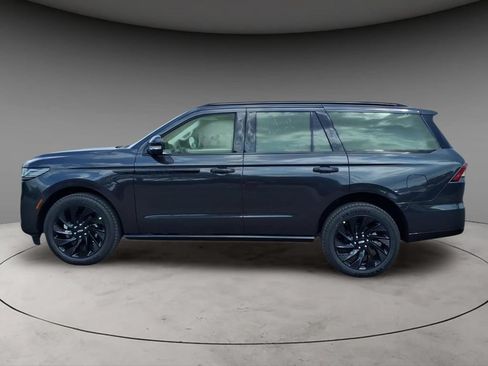 New 2027 Lincoln Navigator Reserve w/ Jet Appearance Package AWD/4WD image 2
