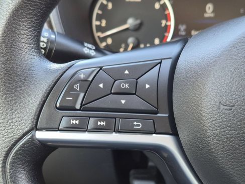 Used 2025 Nissan Altima 2.5 SV FWD image 21