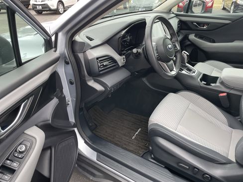 Used 2025 Subaru Outback Premium image 12