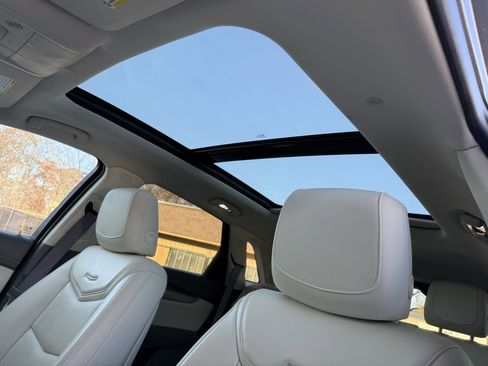 Used 2017 Cadillac XT5 Luxury w/ Driver Awareness Package image 13