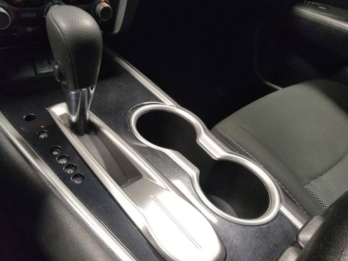 Used 2020 Nissan Pathfinder S image 26