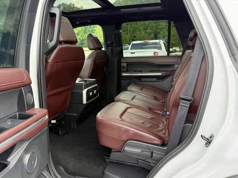Used 2024 Ford Expedition Limited AWD/4WD image 11
