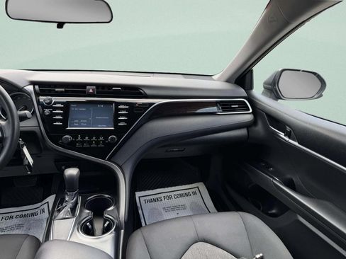 Used 2018 Toyota Camry LE FWD image 20