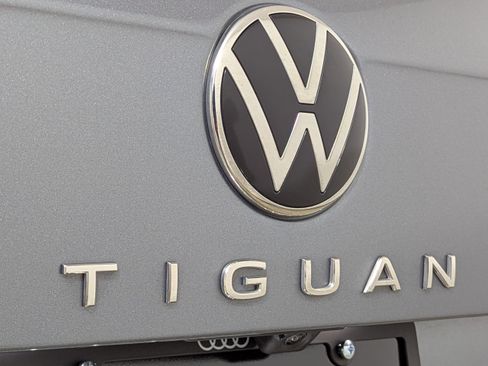 Used 2024 Volkswagen Tiguan Wolfsburg Edition image 27