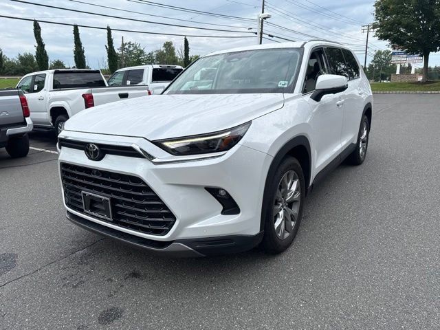 Certified 2024 Toyota Grand Highlander AWD image 16