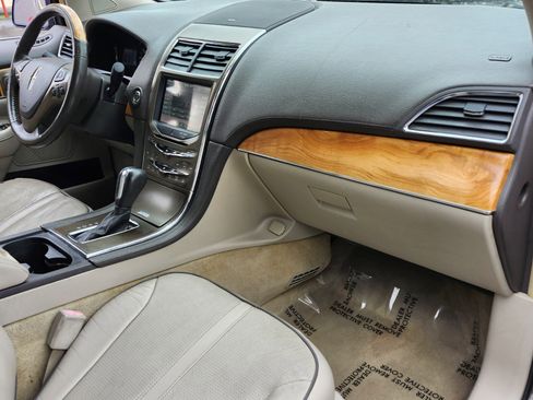 Used 2011 Lincoln MKX 2WD w/ 102A Rapid Spec Order Code image 12