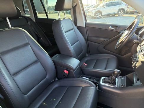 Used 2016 Volkswagen Tiguan SE image 15