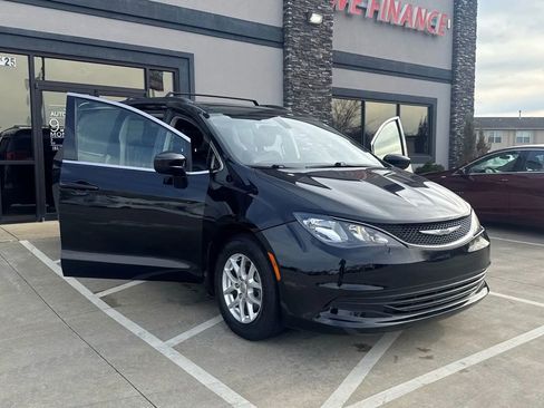 Used 2020 Chrysler Voyager Lxi image 29