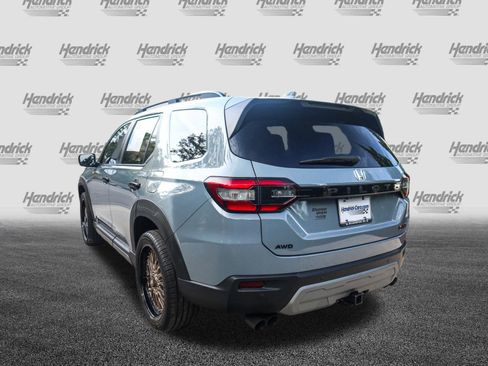 Used 2024 Honda Pilot TrailSport image 8