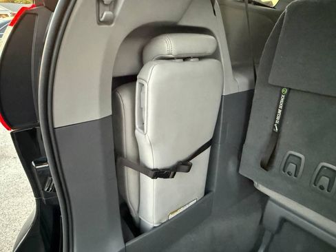Used 2019 Toyota Sienna XLE FWD image 52