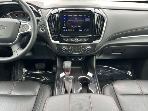 Used 2023 Chevrolet Traverse RS image 12