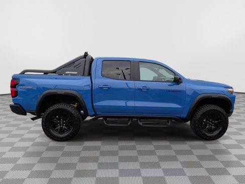 Used 2026 Chevrolet Colorado ZR2 w/ Midnight Edition AWD/4WD image 6