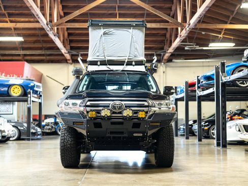 Used 2019 Toyota Land Cruiser image 10