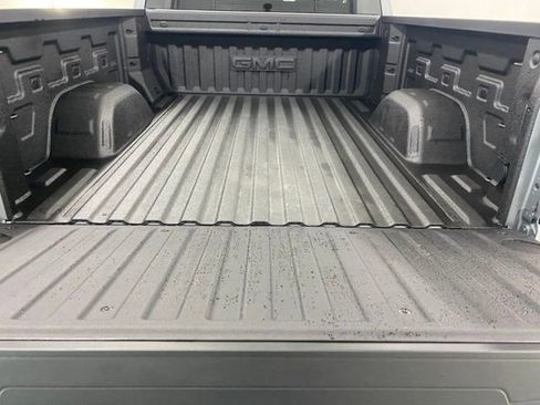 New 2025 GMC Sierra 1500 Elevation image 9