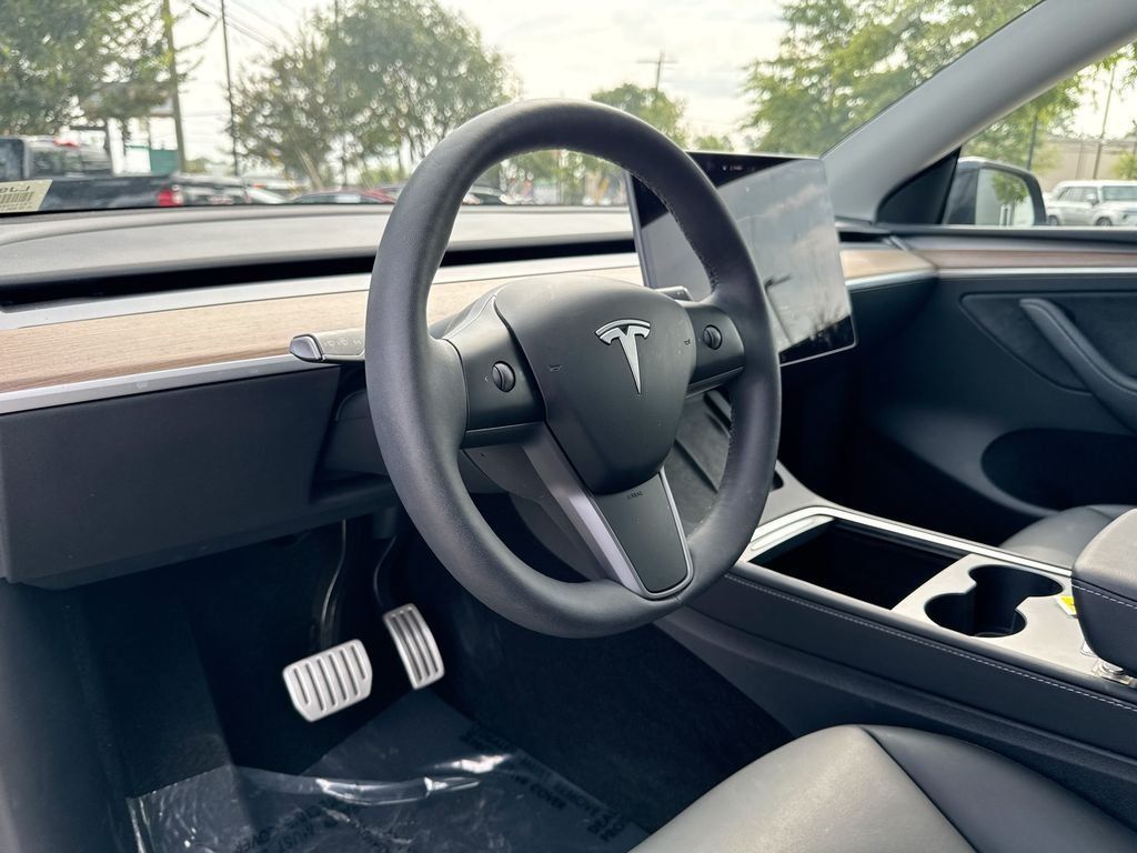 Used 2024 Tesla Model Y Performance AWD/4WD image 19