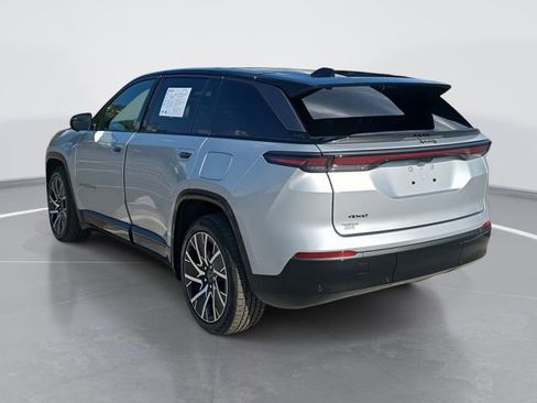 Used 2025 Jeep Wagoneer S Limited image 5