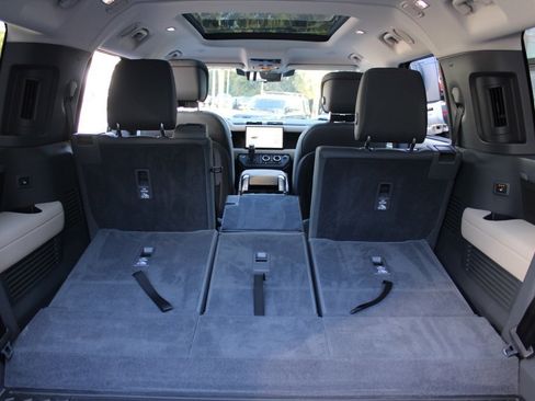 Used 2024 Land Rover Defender 130 X image 58