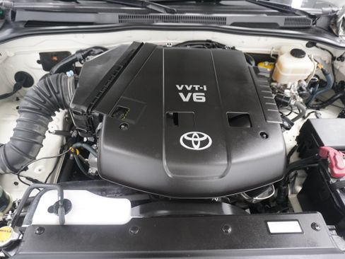 Used 2008 Toyota 4Runner SR5 AWD/4WD image 25