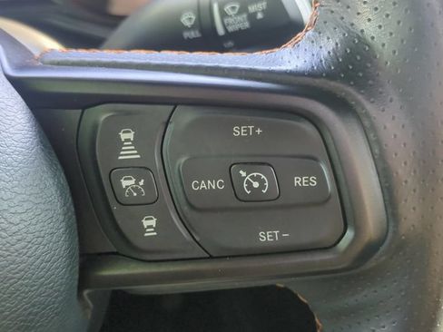 Used 2024 Jeep Gladiator Mojave w/ Safety Group AWD/4WD image 18