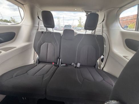 Used 2023 Chrysler Voyager LX FWD image 27