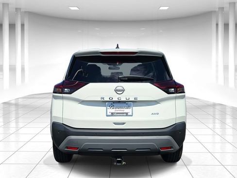 Used 2023 Nissan Rogue S AWD/4WD image 4