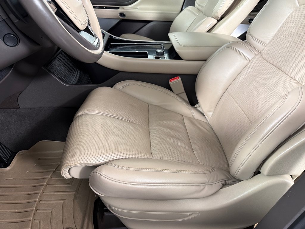 Used 2020 Lincoln Aviator Reserve w/ Equipment Group 202A AWD/4WD image 12