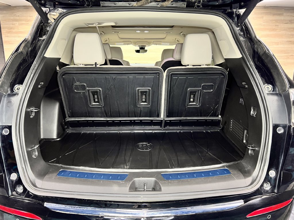 Used 2023 Buick Enclave Avenir w/ Avenir Technology Package AWD/4WD image 18